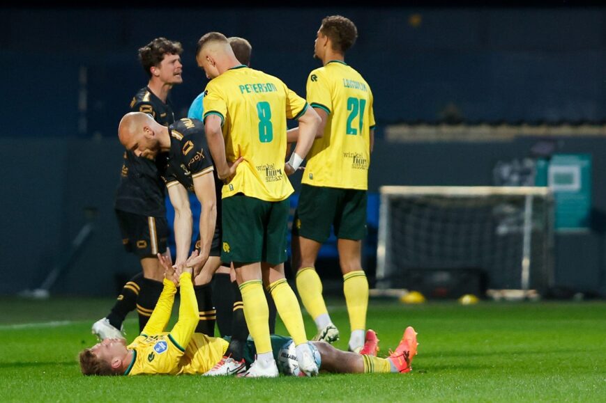 Foto: Ajax-talent op de sukkel na zware blessure