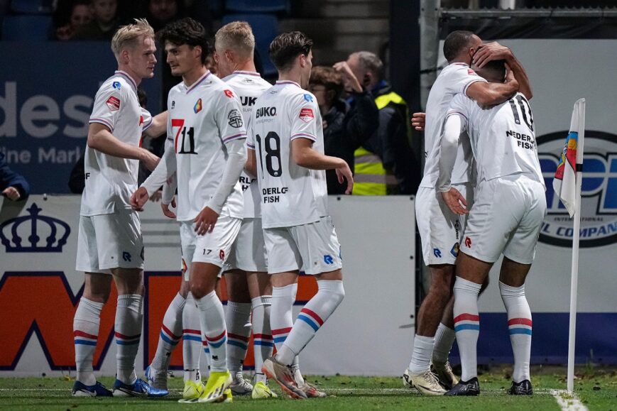 Foto: Telstar maakt gehakt van VVV