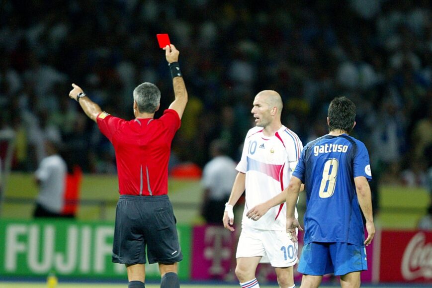 Zinédine Zidane krijgt rood in WK-finale 2006 (Frankrijk - Italië)