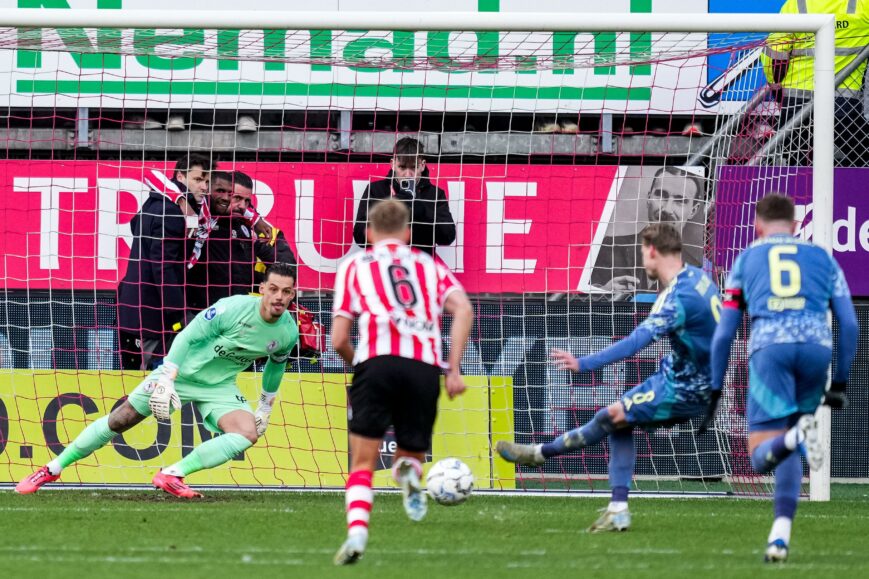 Foto: Pover Ajax heeft strafschop nodig om Sparta te verslaan