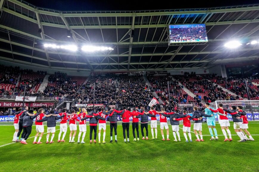 Foto: AZ hield Twente van zich af: ‘Nooit in de problemen gekomen’