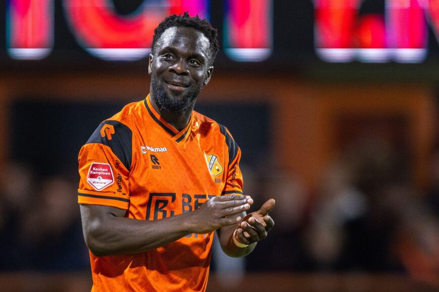 Foto: Contract Elvis Manu verscheurd na geluiden over criminele banden