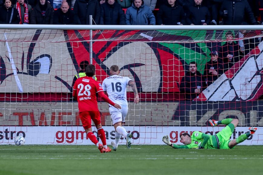 Foto: Bas Kuipers beslist FC Twente – Go Ahead