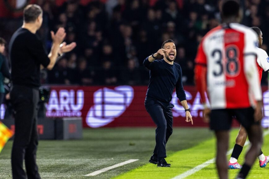 Foto: Groot verschil tussen Farioli en Priske: “Wél kritisch”