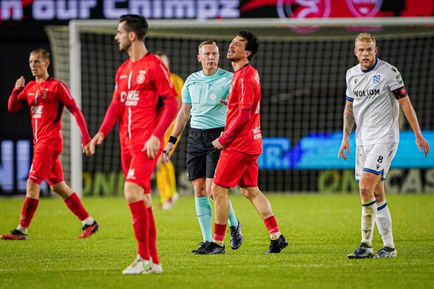 Foto: ‘Rotkop’ uitgefloten na Almere City-Heerenveen