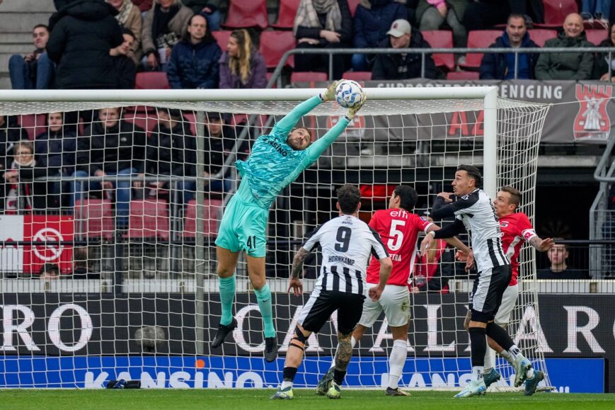 Foto: AZ rekent pas laat af met Heracles