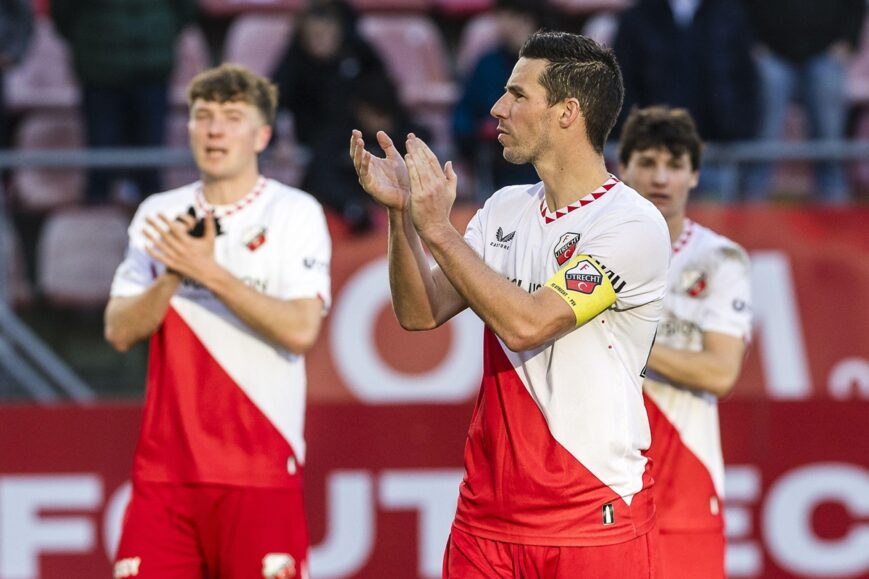 Foto: Opstellingen: Utrecht wil PSV-fans schrik op het lijf jagen