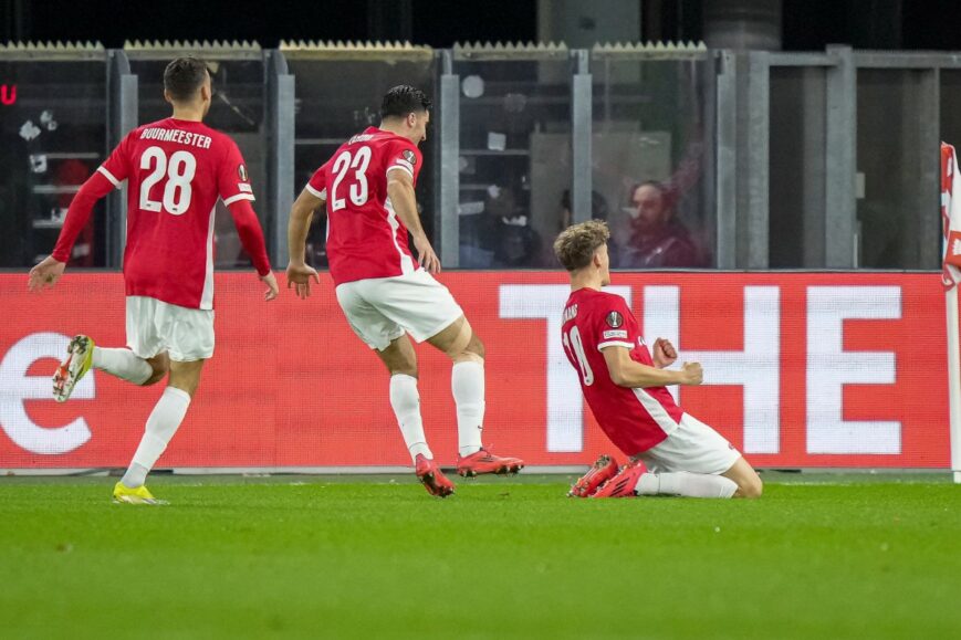 Foto: Lof voor AZ-duo: ‘Wissels gaven de doorslag’