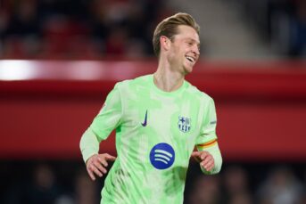 Harde kritiek op ‘ongemakkelijke’ Frenkie de Jong