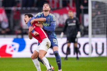 Gefrustreerd Ajax loopt in het Alkmaarse mes