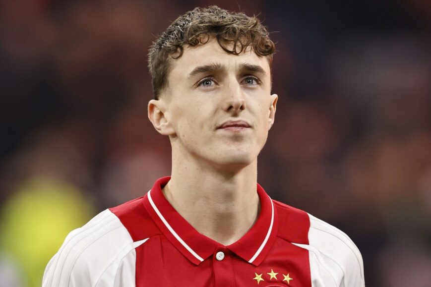 Foto: Ajax breekt contract Youri Baas open