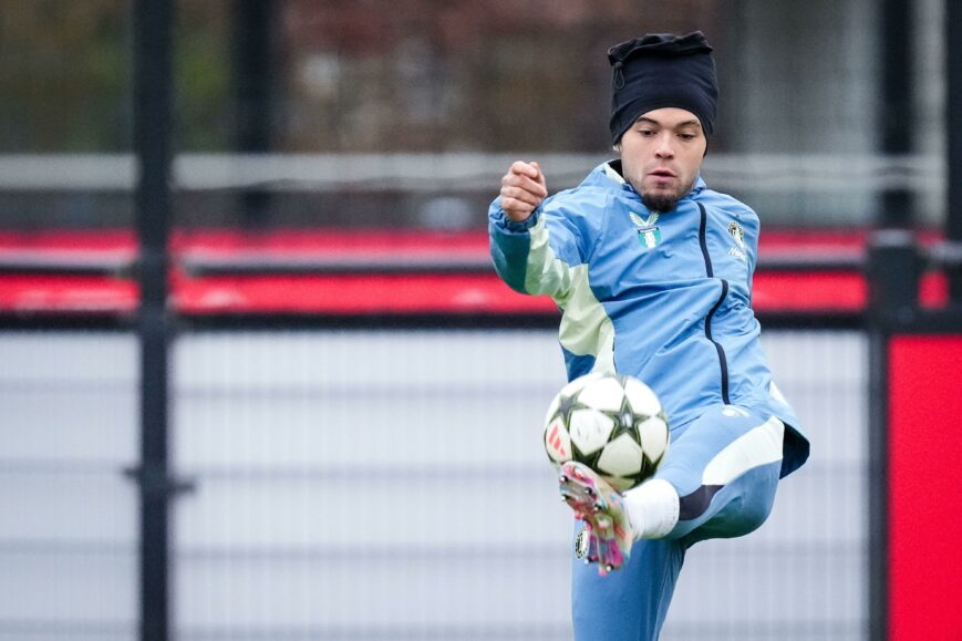 Foto: Hartman verlaat trainingskamp Feyenoord, mikt op Ajax