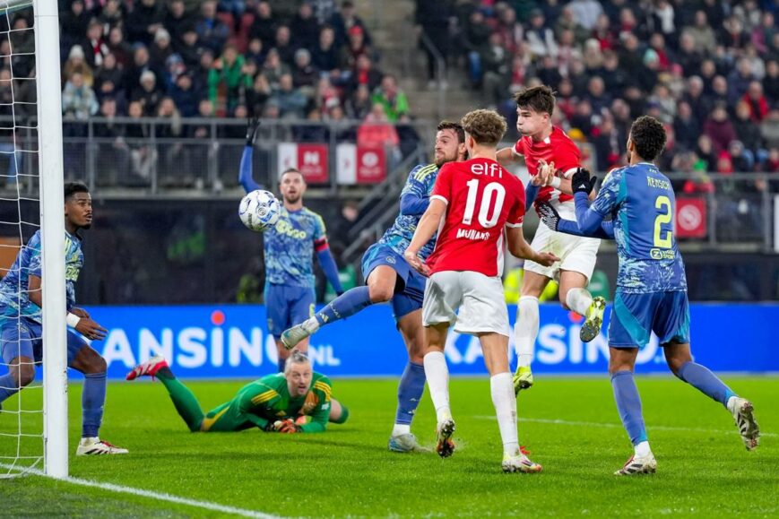 Foto: Slimme hoekschop AZ brengt bekeravontuur Ajax al vroeg ten einde