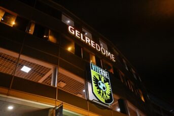 ‘Licentiecommissie wantrouwt Vitesse-deal’