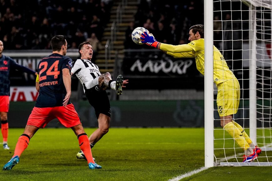 Foto: FC Utrecht knokt zich naar punt in Almelo