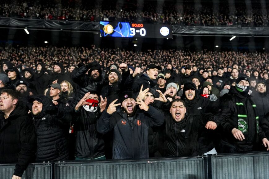 Foto: Feyenoord-fans aangehouden bij Franse grens