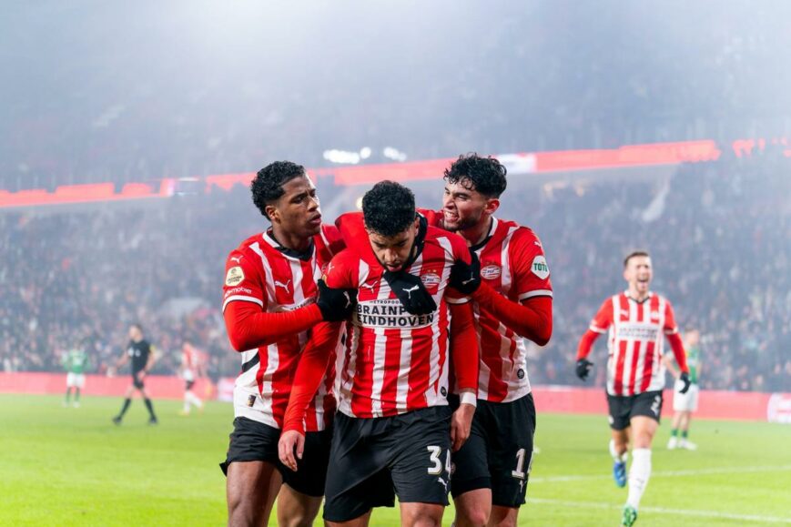 Foto: PSV ontsnapt na verlenging aan bekeruitschakeling in knotsgek duel met Excelsior