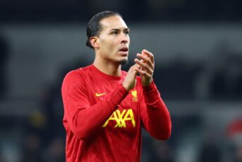 Hilarisch Van Dijk-moment met Tottenham-mascotte gaat viraal