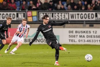 AZ klopt Willem II en passeert Feyenoord